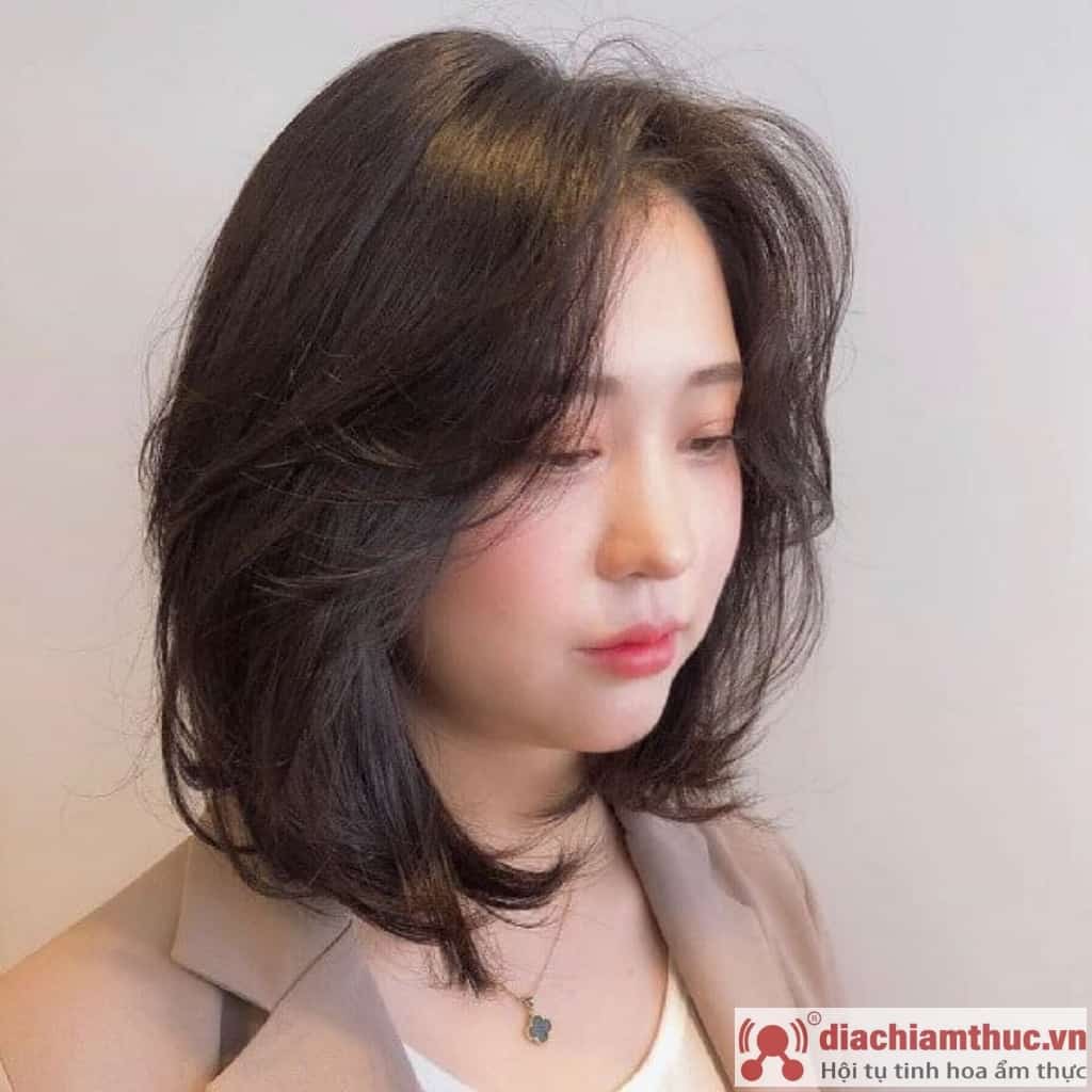 Tóc lớp ngắn cho khuôn mặt tròn