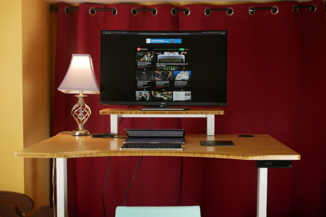 The Fully Jarvis standing desk offers a sturdy construction and a range of accessories.